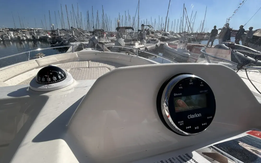 slider 11 White Shark  280 CC Evo