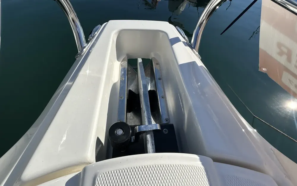 slider 14 White Shark  280 CC Evo