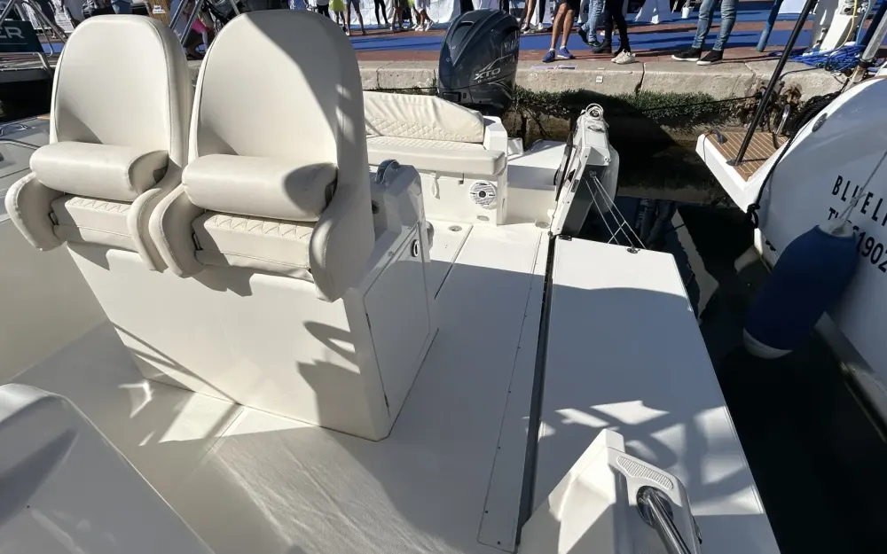 slider 16 White Shark  280 CC Evo