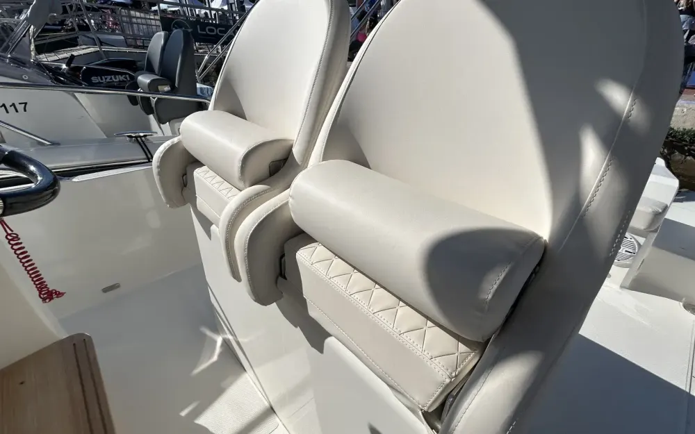 slider 17 White Shark  280 CC Evo