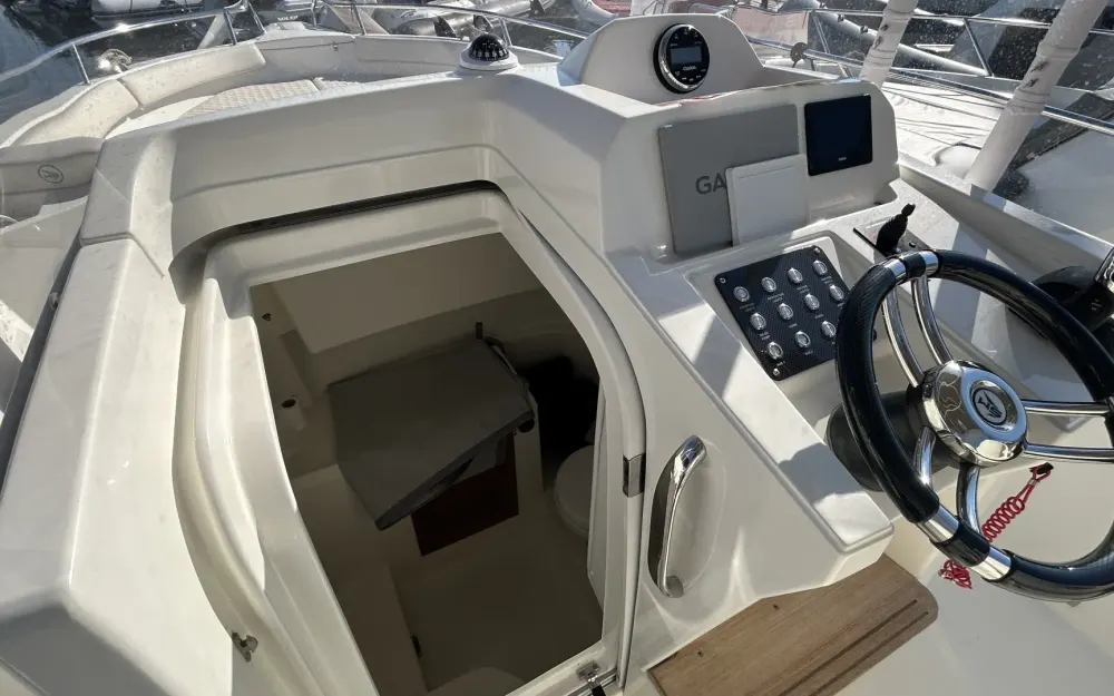 slider 8 White Shark  280 CC Evo