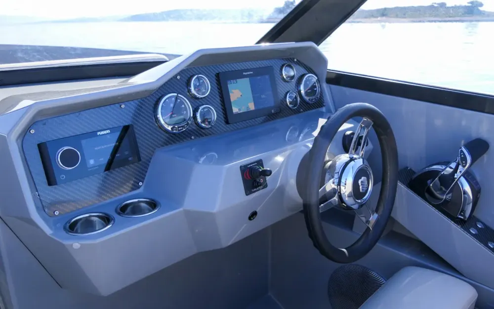 slider 2 Rand Boats Supreme 27