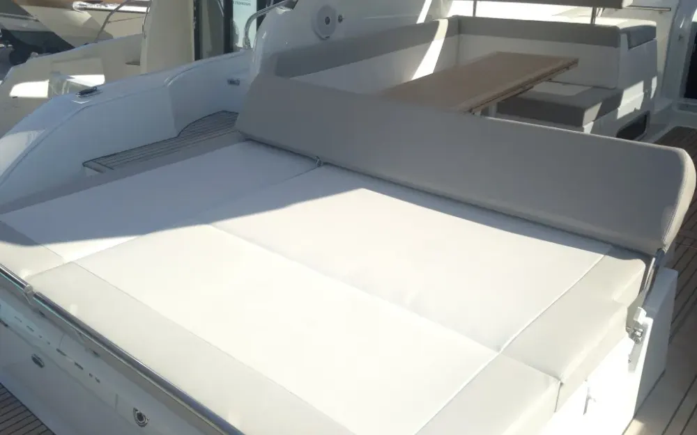 slider 29 Jeanneau Leader 40