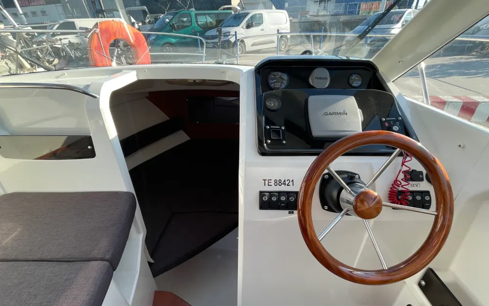 slider 5 Jeanneau Merry Fisher 755