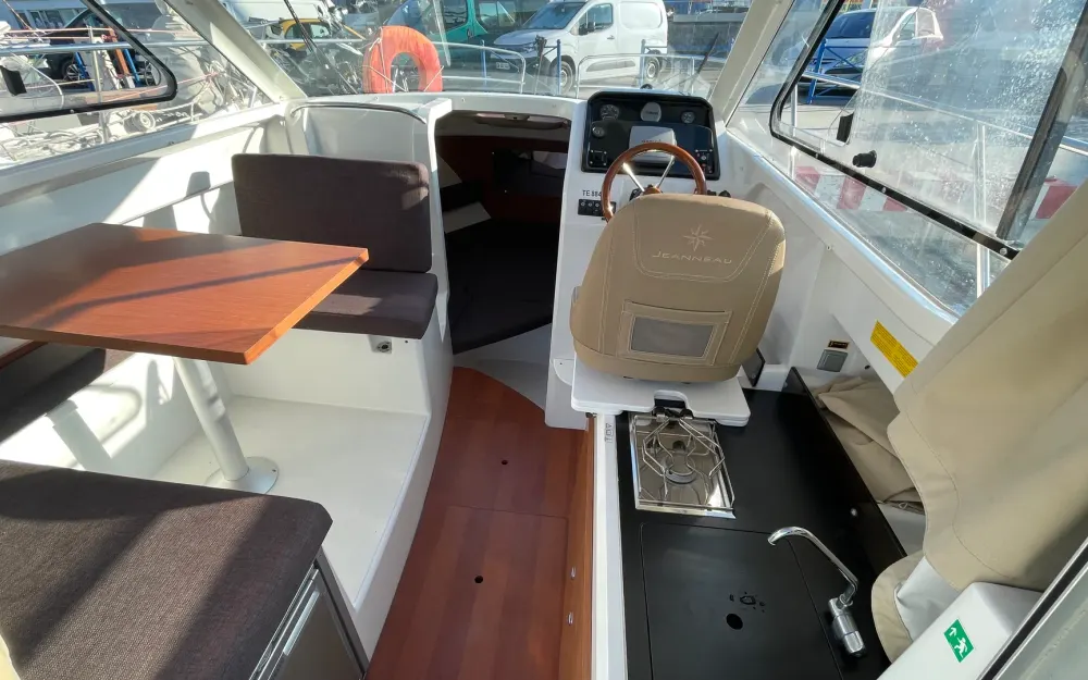 slider 7 Jeanneau Merry Fisher 755
