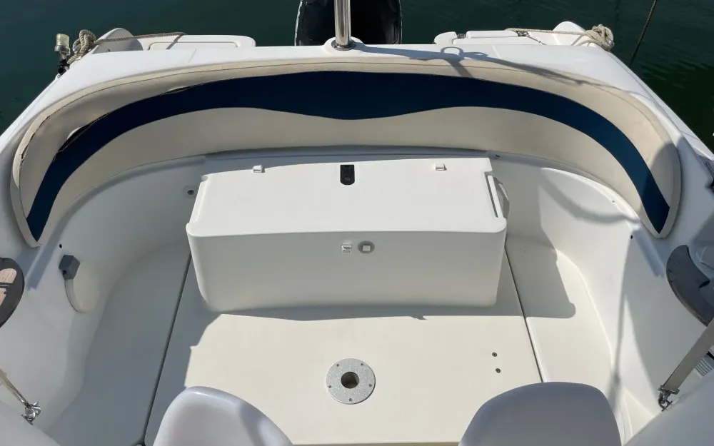 slider 4 Beneteau Flyer 650 WA