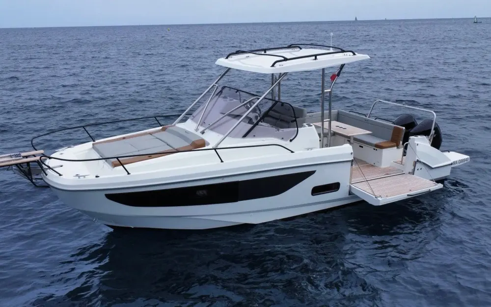 slider 1 Beneteau Flyer 9 Sundeck