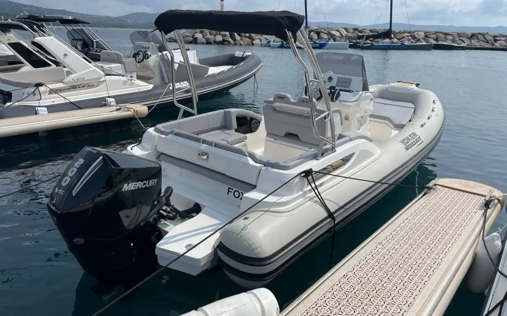 slider 3 Joker Boat Clubman 22 Plus