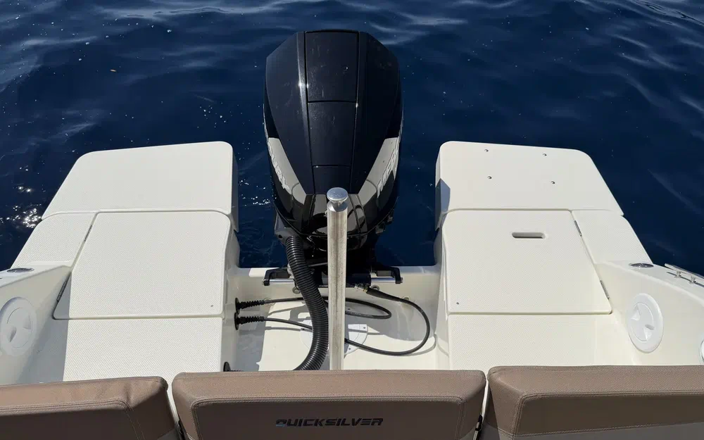 slider 11 Quicksilver Activ 675 Sundeck