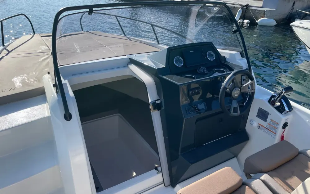 slider 5 Quicksilver Activ 675 Sundeck
