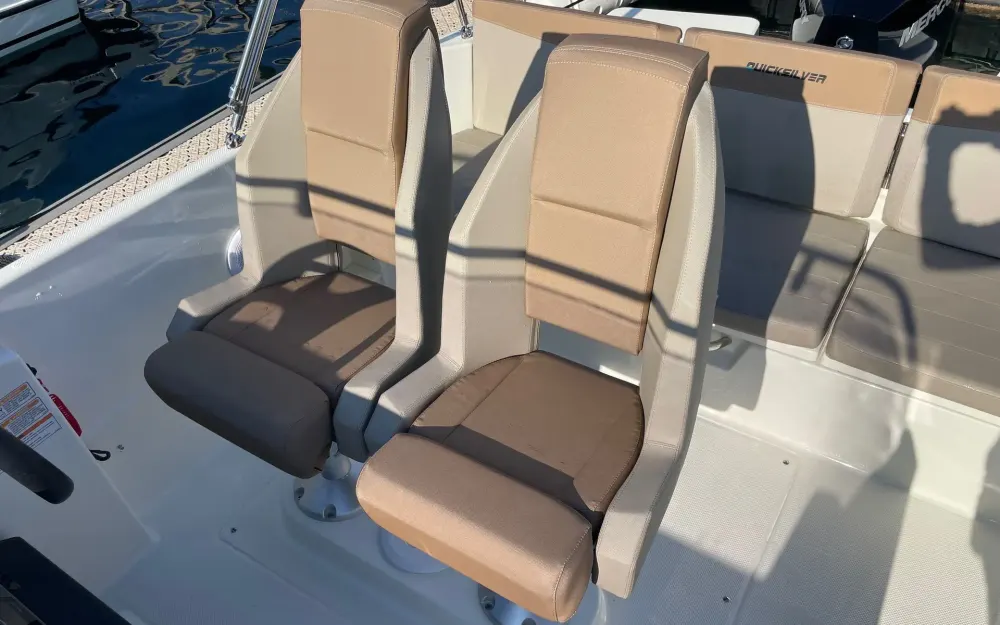 slider 6 Quicksilver Activ 675 Sundeck