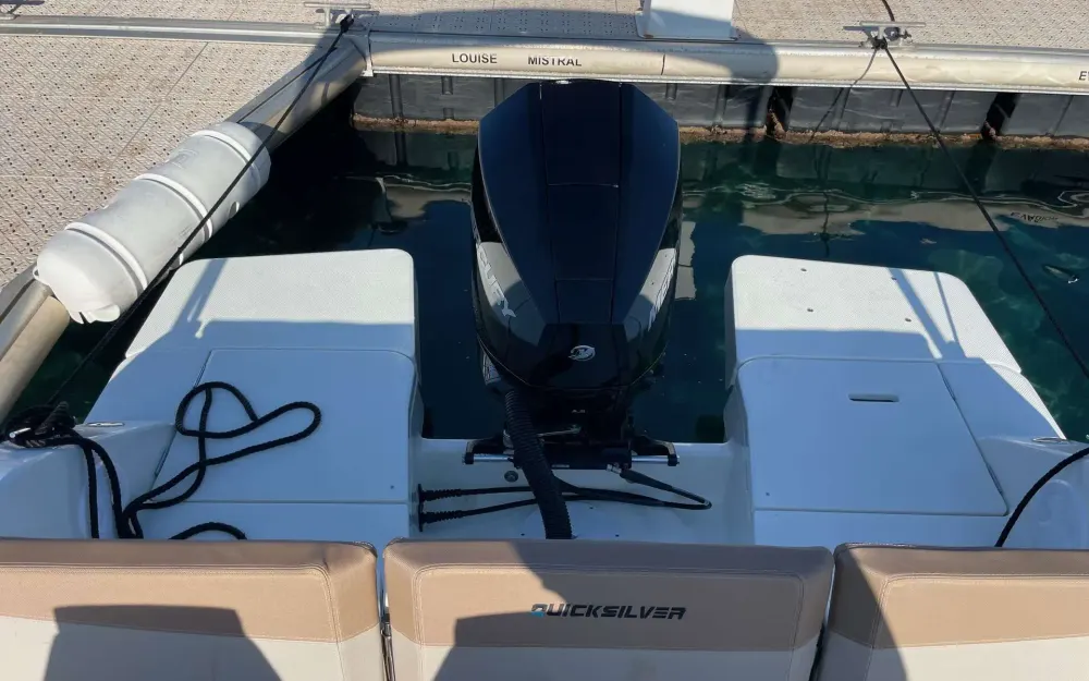 slider 8 Quicksilver Activ 675 Sundeck