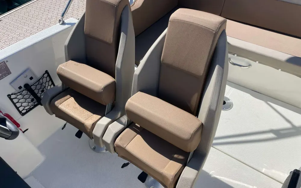 slider 9 Quicksilver Activ 755 Sundeck