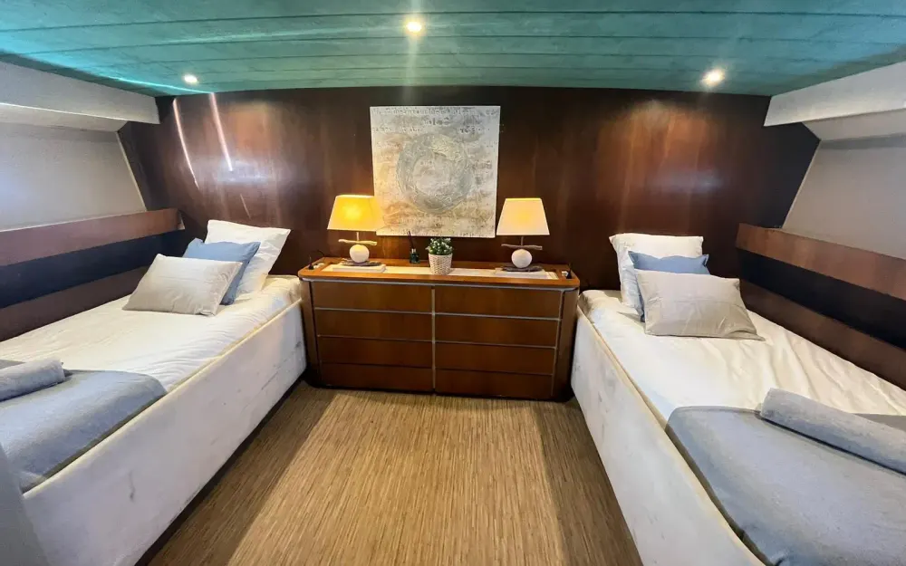 slider 9 Versilcraft Falcon 70