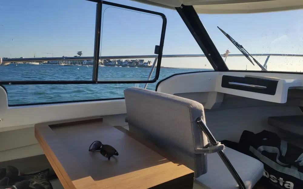 slider 10 Jeanneau Merry Fisher 695