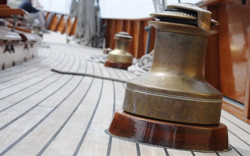 slider 17 Alexander Stephen  Sons Classic Yacht
