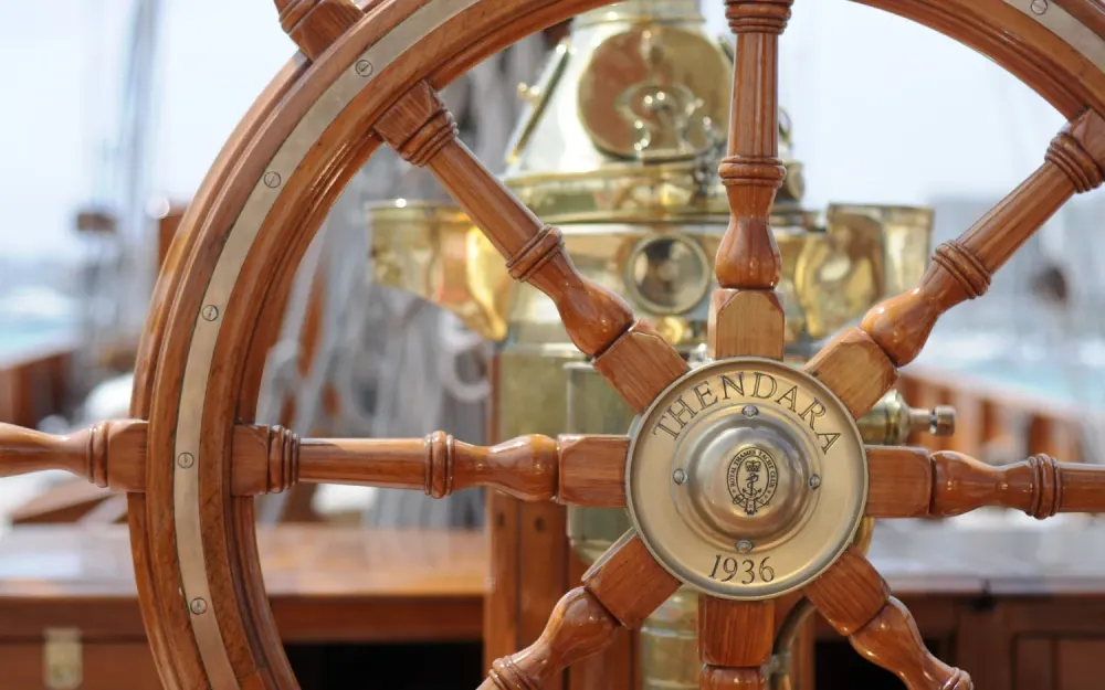 slider 18 Alexander Stephen  Sons Classic Yacht