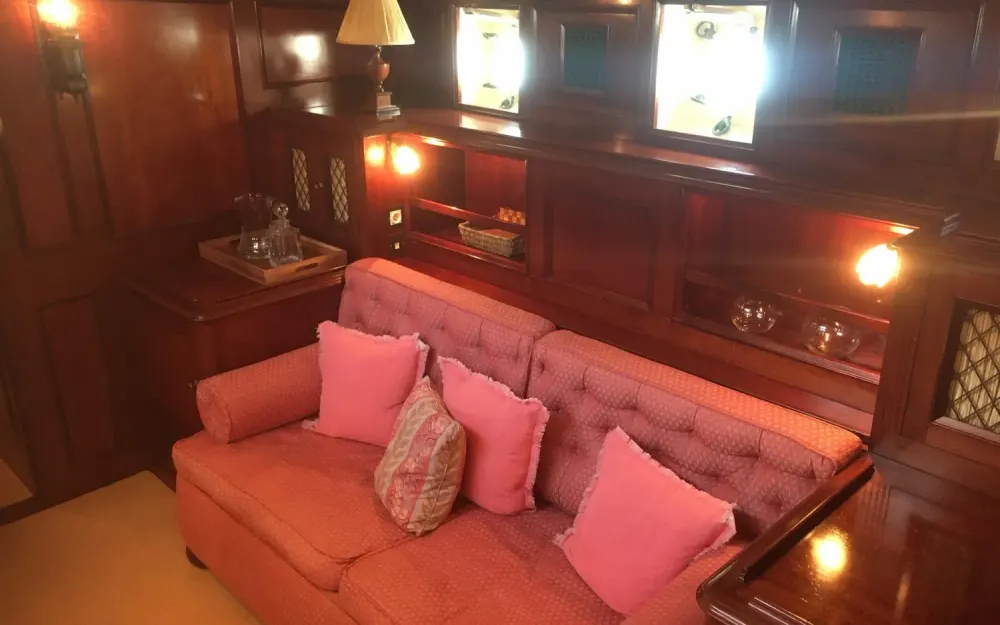 slider 38 Alexander Stephen  Sons Classic Yacht
