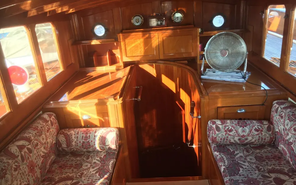 slider 40 Alexander Stephen  Sons Classic Yacht