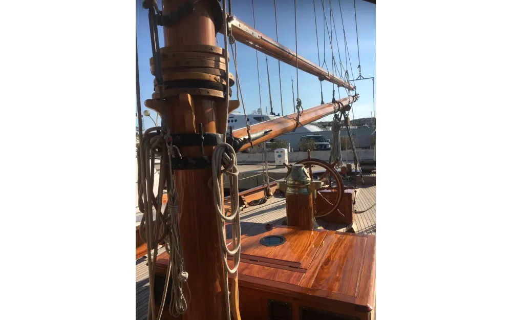 slider 41 Alexander Stephen  Sons Classic Yacht