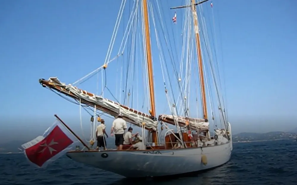 slider 7 Alexander Stephen  Sons Classic Yacht