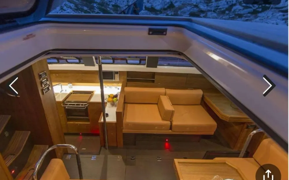 slider 8 Wauquiez Pilot Saloon 48
