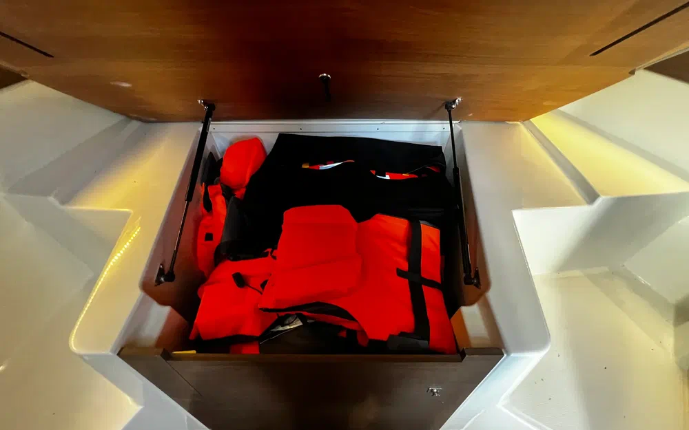 slider 12 Jeanneau Merry Fisher 895