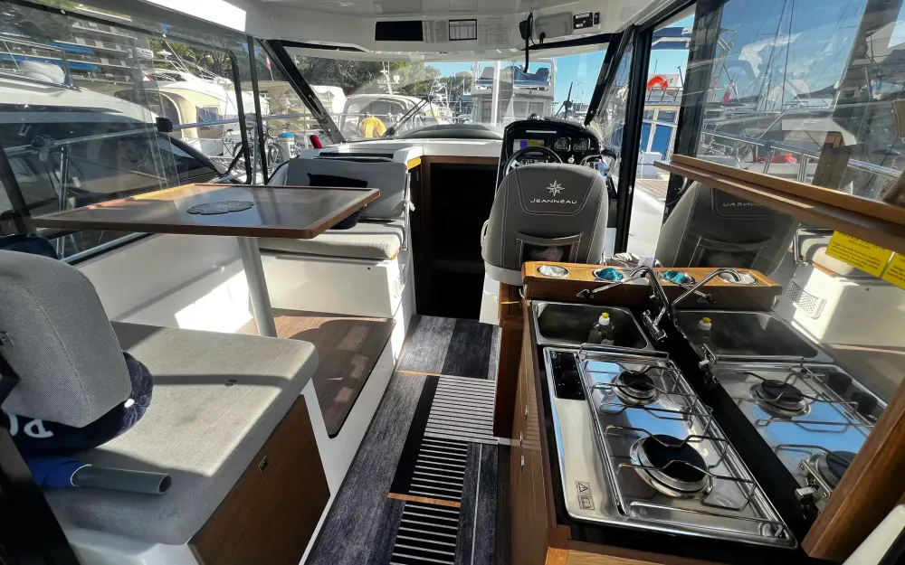 slider 0 Jeanneau Merry Fisher 895 Offshore