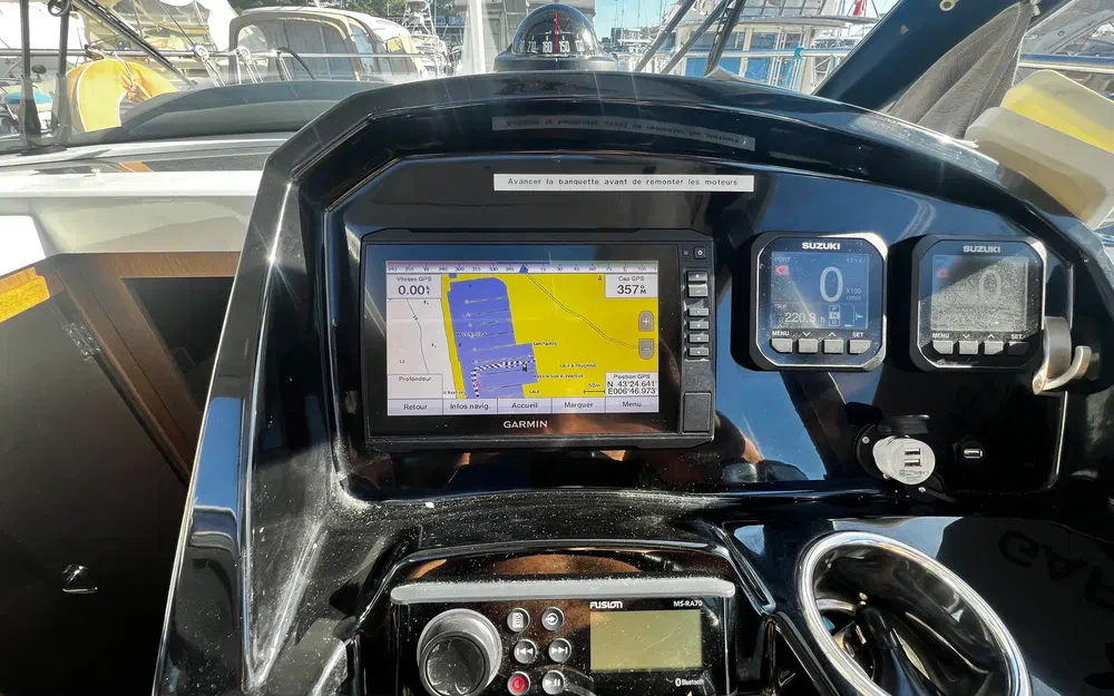 slider 21 Jeanneau Merry Fisher 895