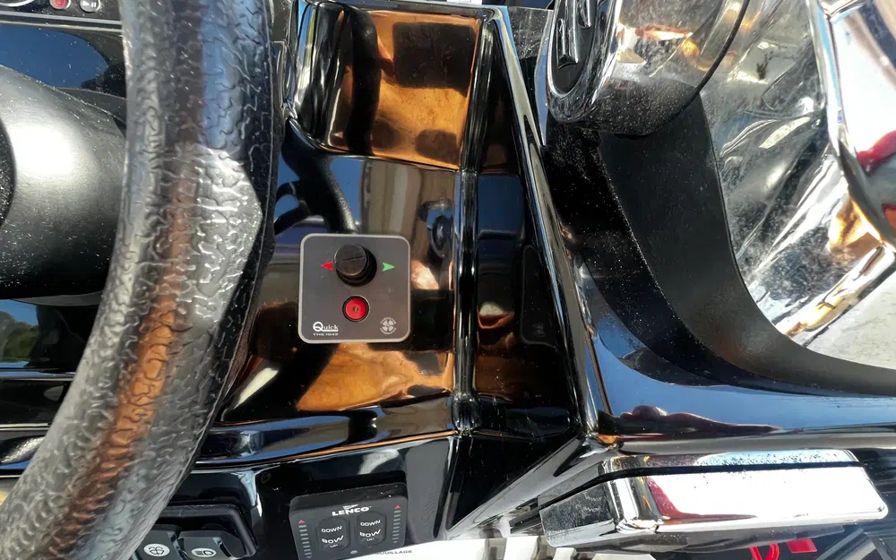 slider 23 Jeanneau Merry Fisher 895