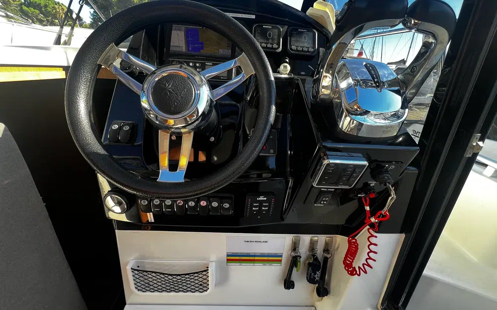 slider 24 Jeanneau Merry Fisher 895