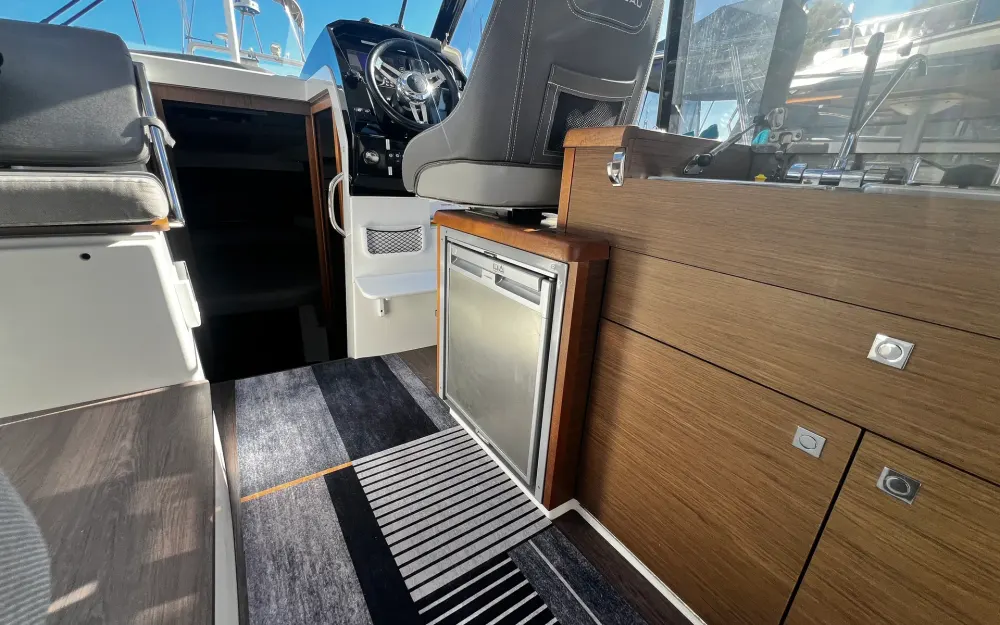 slider 5 Jeanneau Merry Fisher 895 Offshore