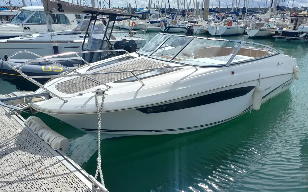 slider 2 Jeanneau Cap Camarat 7.5 DC