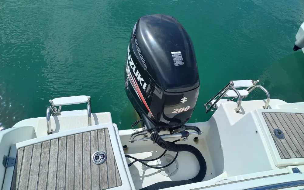 slider 7 Jeanneau Cap Camarat 7.5 DC