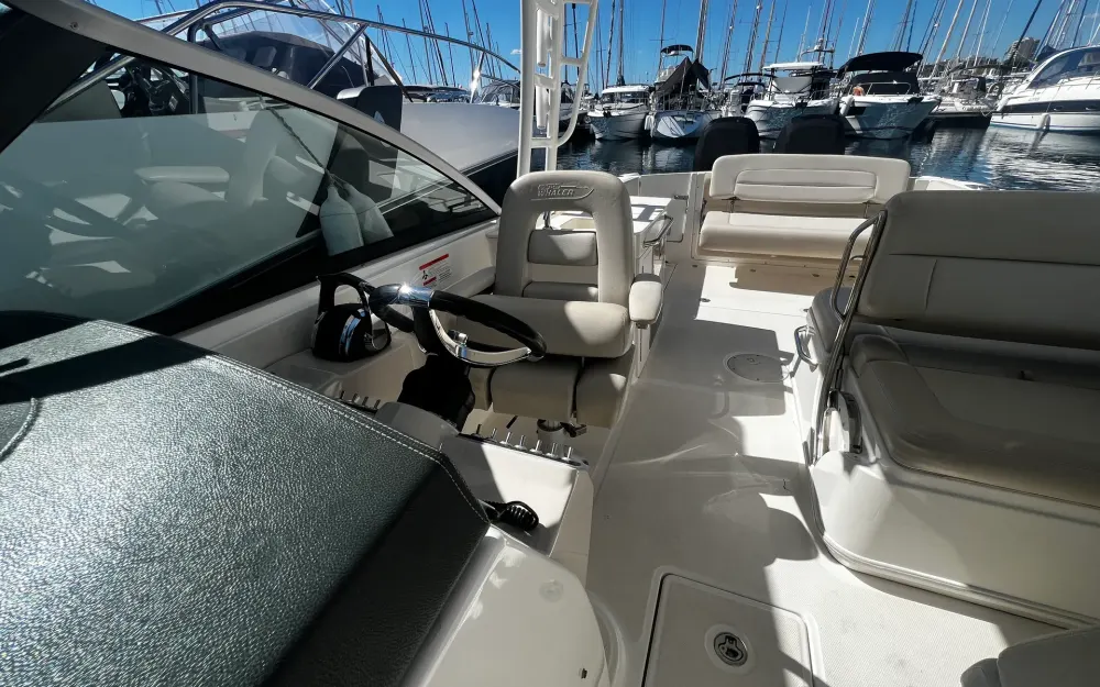 slider 9 Boston Whaler  270 Vantage