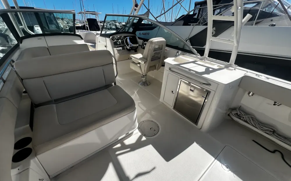 slider 21 Boston Whaler  270 Vantage