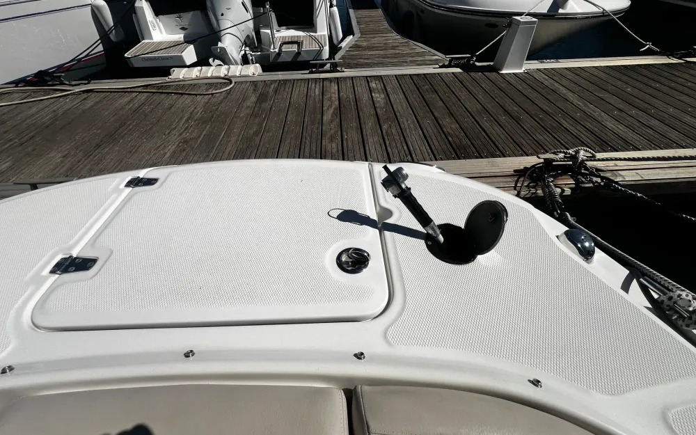 slider 28 Boston Whaler  270 Vantage