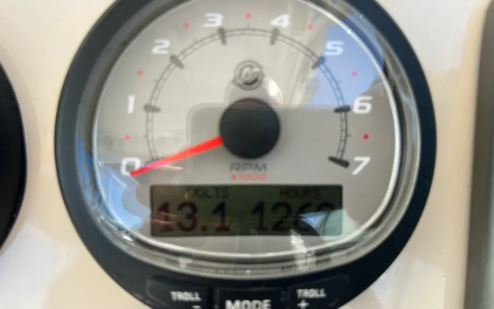 slider 49 Boston Whaler  270 Vantage