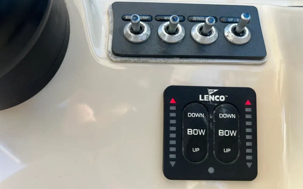 slider 51 Boston Whaler  270 Vantage
