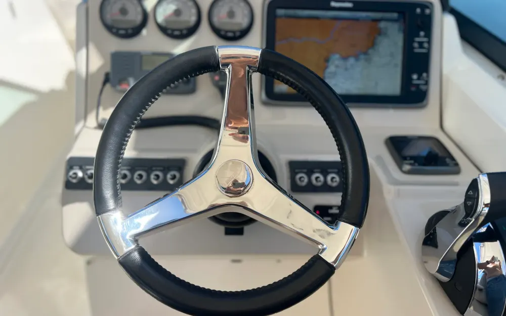slider 53 Boston Whaler  270 Vantage
