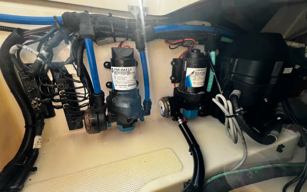 slider 57 Boston Whaler  270 Vantage