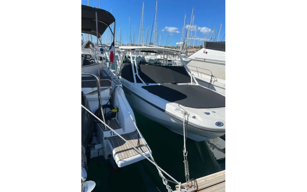 slider 64 Boston Whaler  270 Vantage