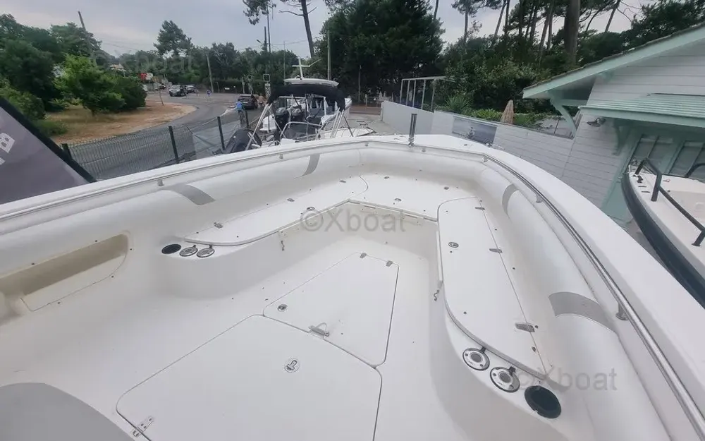 slider 11 Boston Whaler  320 Outrage