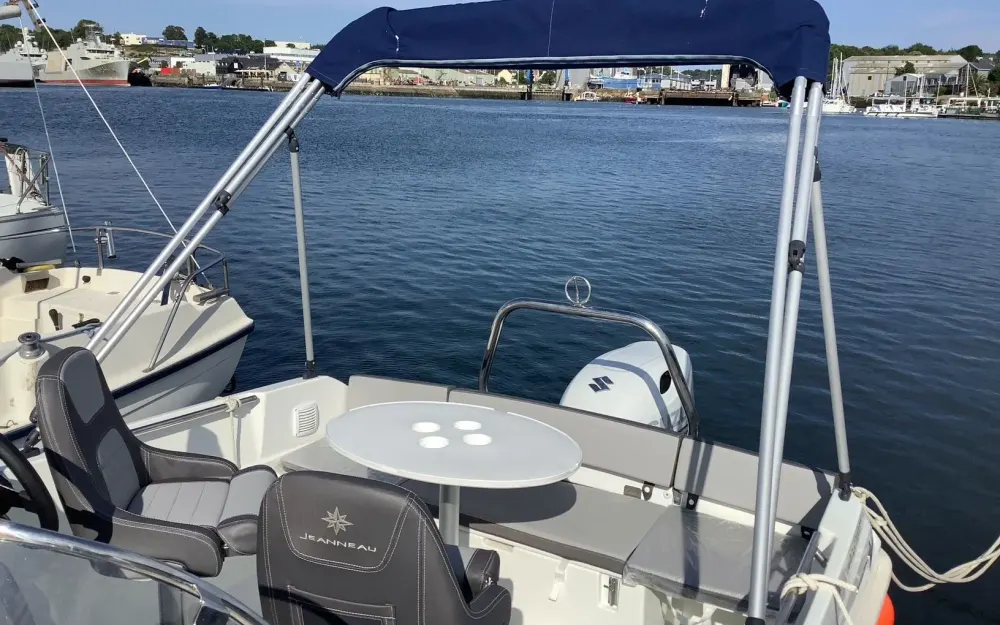 slider 14 Jeanneau Cap Camarat 5.5 WA Serie 2