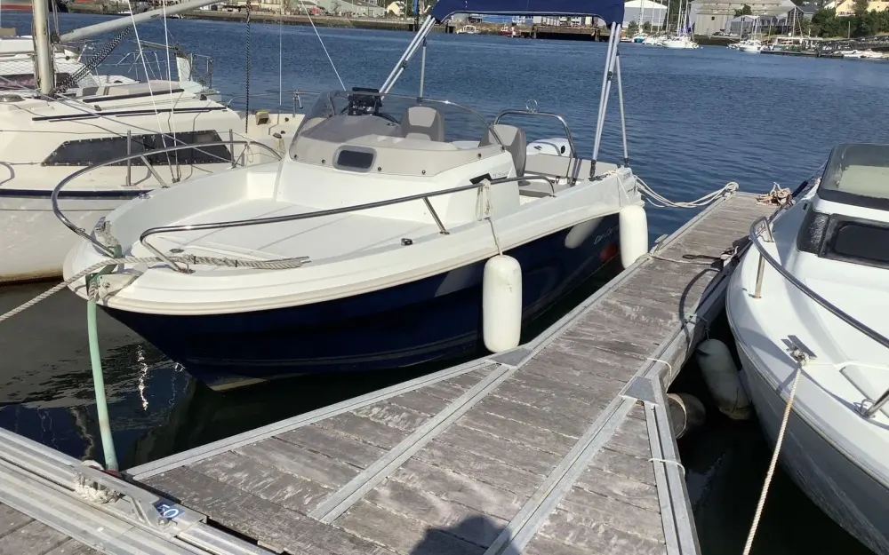 slider 15 Jeanneau Cap Camarat 5.5 WA Serie 2