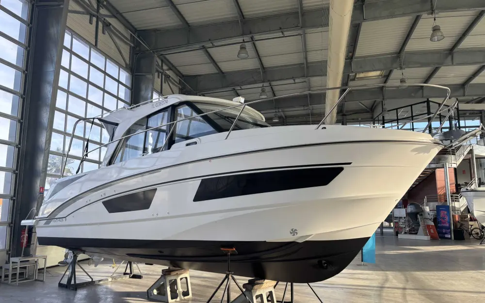 slider 0 Beneteau Antares 9 OB