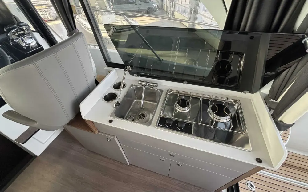 slider 9 Beneteau Antares 9 OB