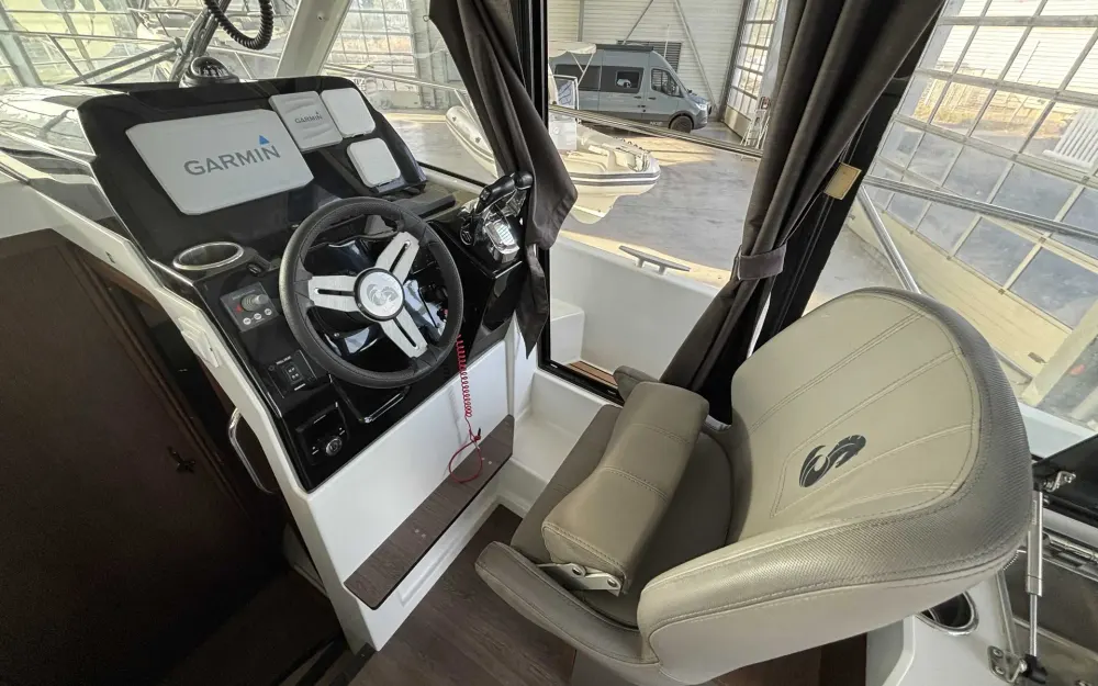 slider 11 Beneteau Antares 9 OB