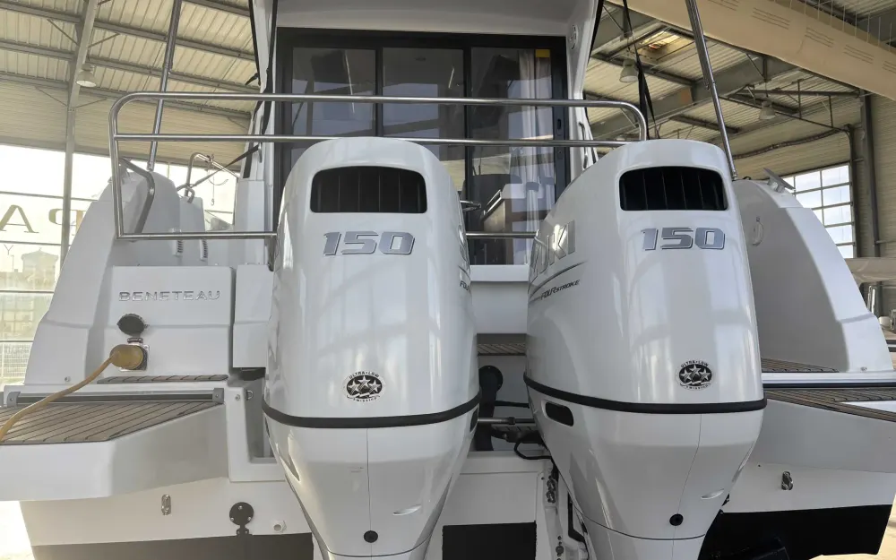 slider 4 Beneteau Antares 9 OB