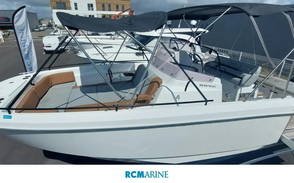 slider 0 Beneteau Flyer 9 Spacedeck